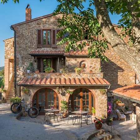 Agriturismo Schiaccia Ghiande マッサ・マリッティマ エクステリア 写真