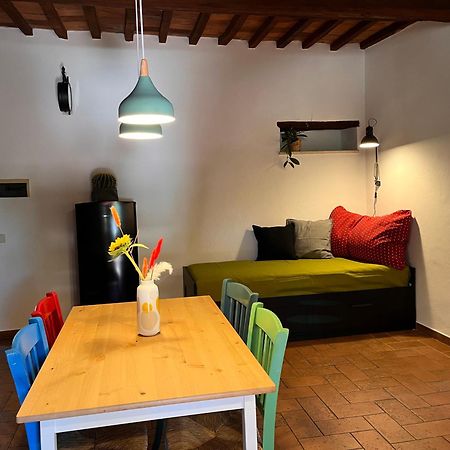 Agriturismo Schiaccia Ghiande マッサ・マリッティマ エクステリア 写真