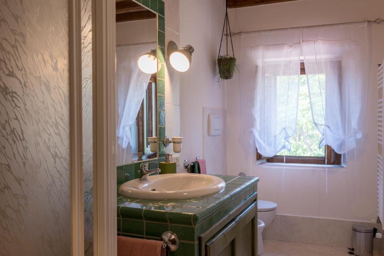 Agriturismo Schiaccia Ghiande マッサ・マリッティマ エクステリア 写真
