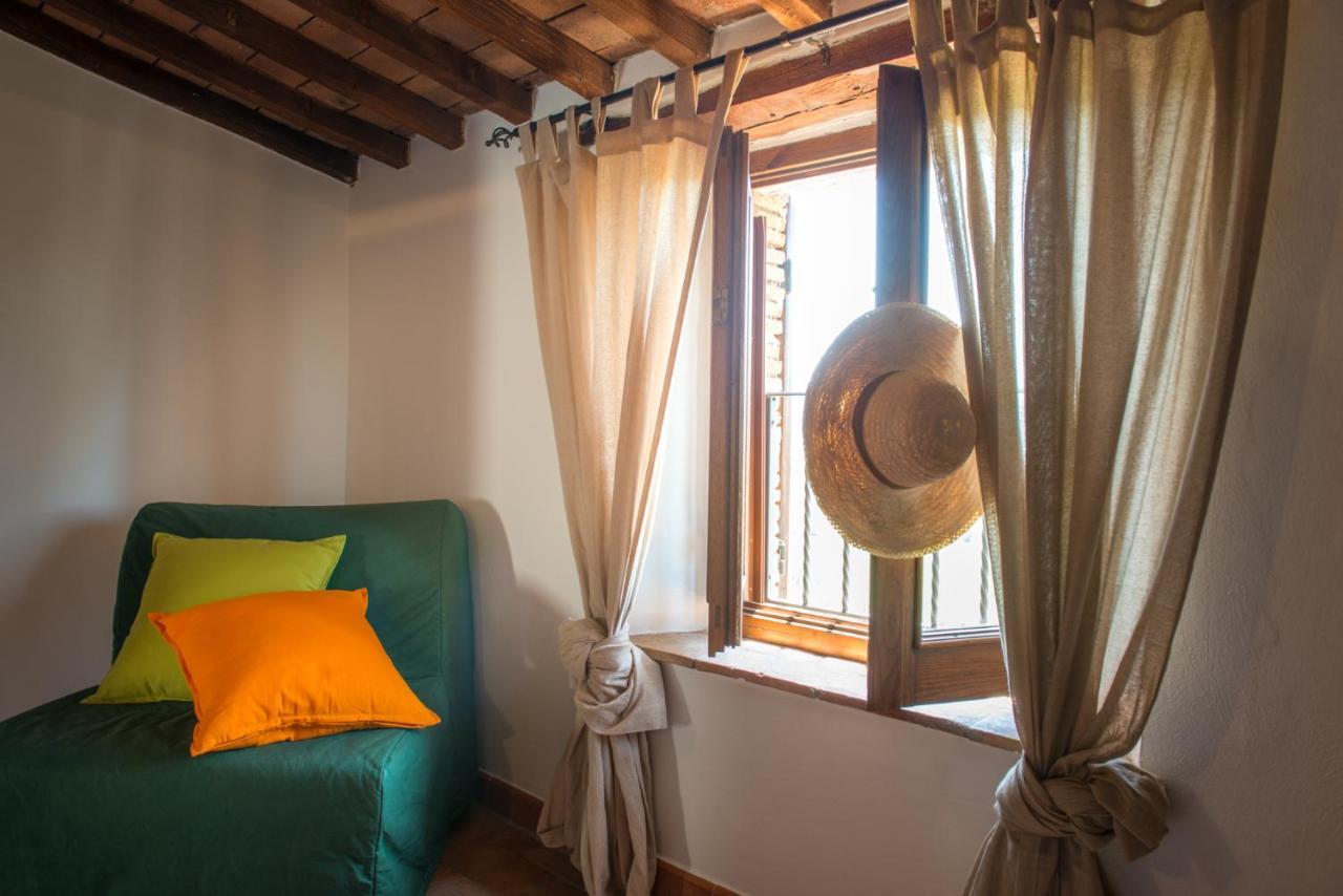 Agriturismo Schiaccia Ghiande マッサ・マリッティマ エクステリア 写真