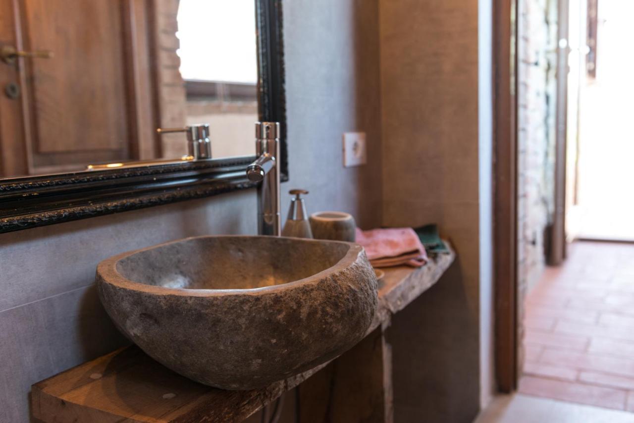 Agriturismo Schiaccia Ghiande マッサ・マリッティマ エクステリア 写真