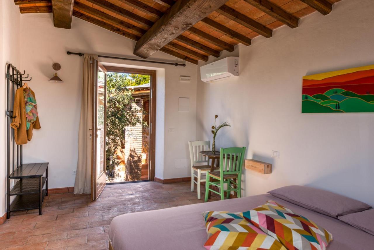 Agriturismo Schiaccia Ghiande マッサ・マリッティマ エクステリア 写真