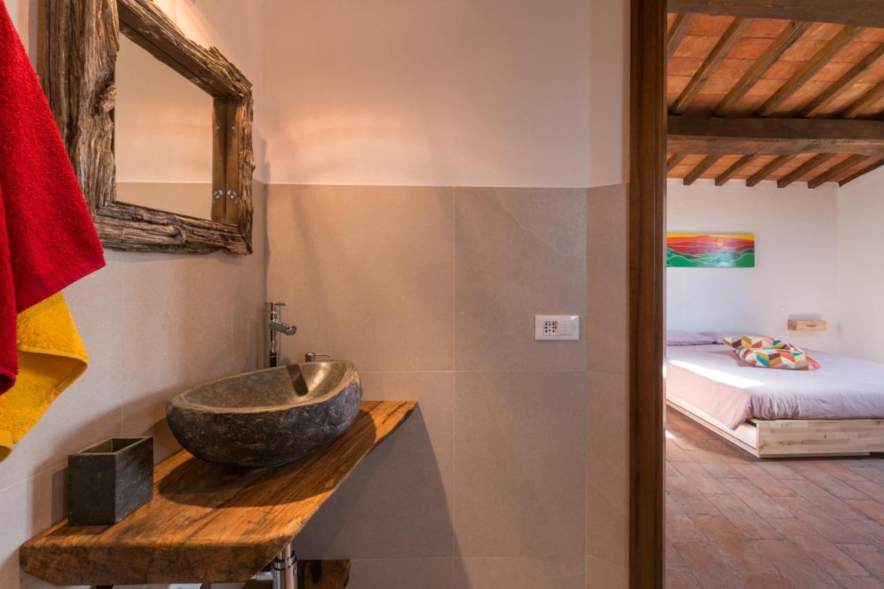 Agriturismo Schiaccia Ghiande マッサ・マリッティマ エクステリア 写真