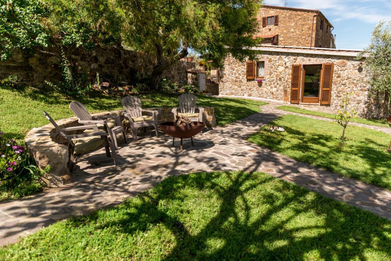 Agriturismo Schiaccia Ghiande マッサ・マリッティマ エクステリア 写真