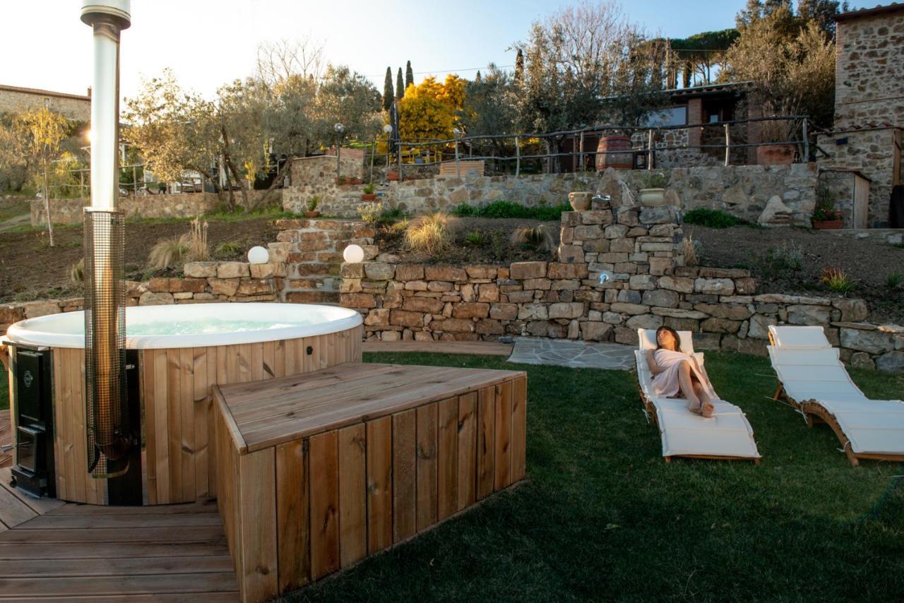Agriturismo Schiaccia Ghiande マッサ・マリッティマ エクステリア 写真